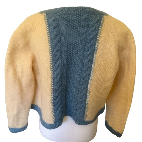 Vintage Handmade Knit  Cardigan Sweater Size S  100% Wool - Ivory & Blue - Picture 4 of 7